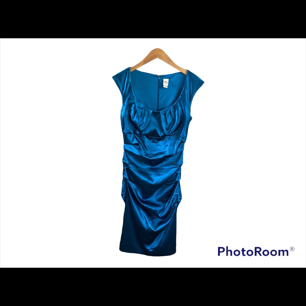 Sangria dress size 4.
 Sexy, flattering fit . Rich deep blue, Great condition.